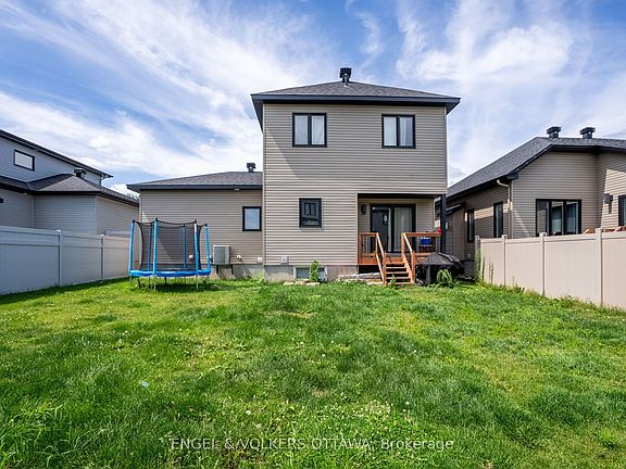 4th image of 661 Conservation St