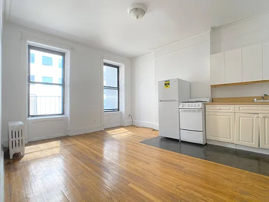 Rented by Oxford Property Group | media 8