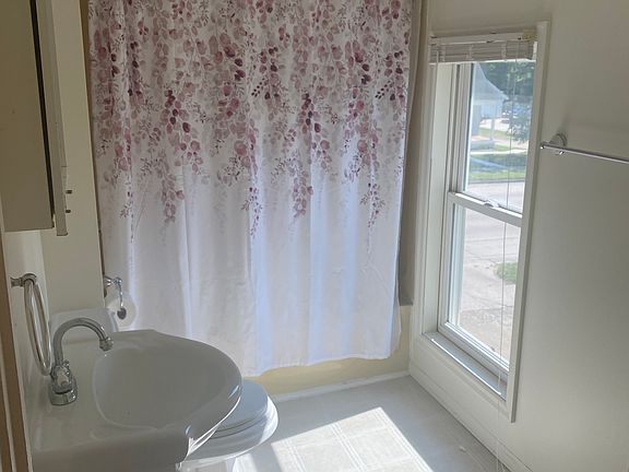 5th image of 234 E McKinley St #B