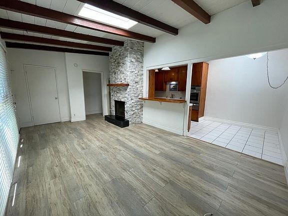 3rd image of 1427 Manhattan Beach Blvd APT A