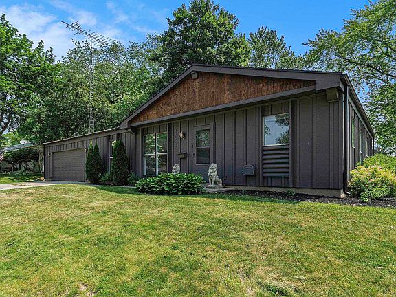 3rd image of 4854 Huntley Ct