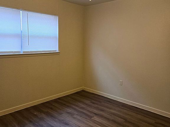5th image of 309 Sunset Ln #B