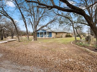 915 Live Oak Cir, Hico, TX 76457