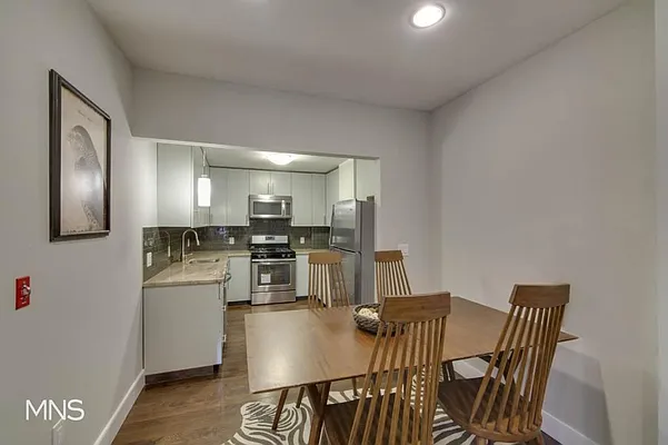 Rented by MNS Marketing | media 9