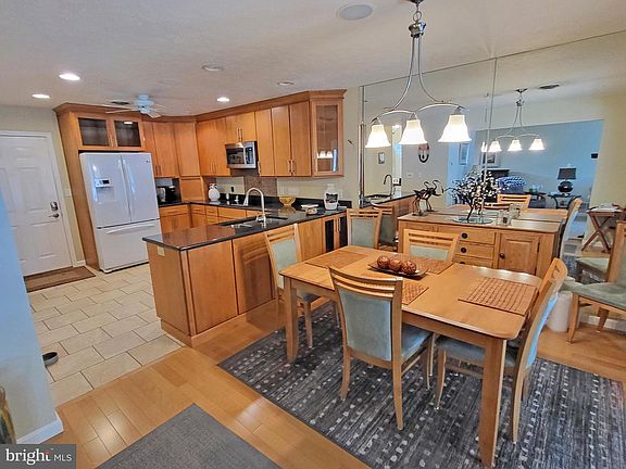 4th image of 56 Sanibel Ln