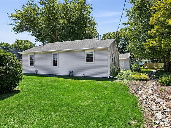 3rd image of 1802 W 2nd St