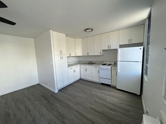 4th image of 1545 Liona St APT 204