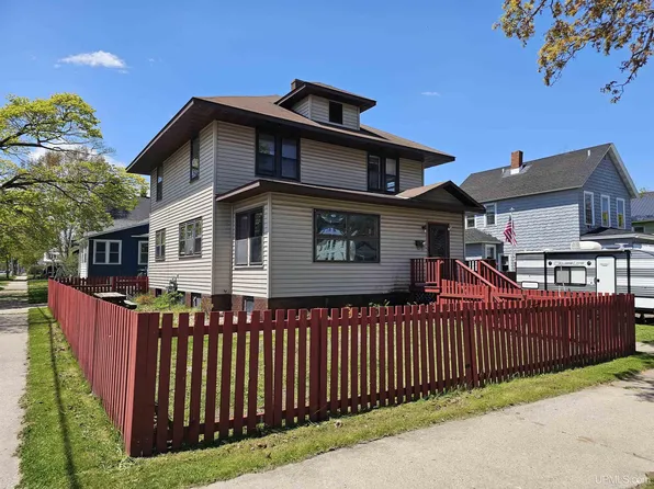 330 S 12th St, Escanaba, MI 49829