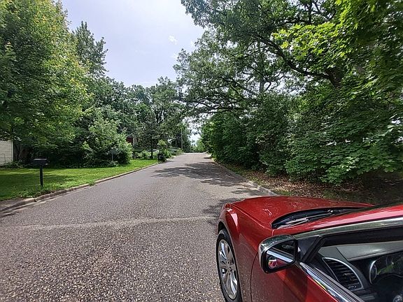 4th image of 2775 Hayward Ave N