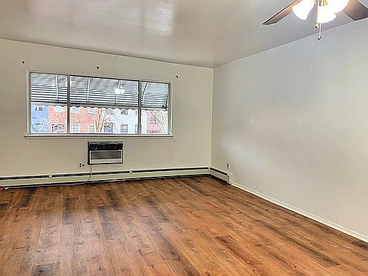 5th image of 1281 Putnam Ave #2