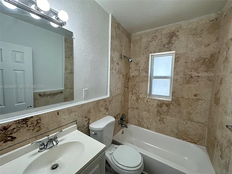 1737 Liberty St #10 — Photo 14