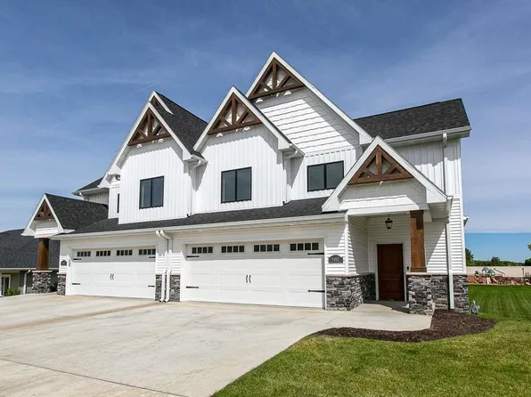 1462 Autumn Ridge Ln, Dubuque, IA 52003