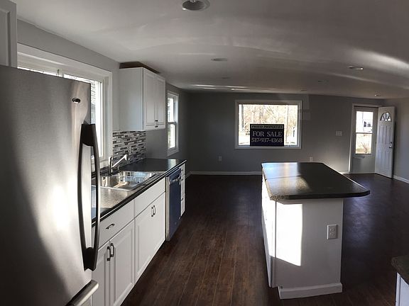 5th image of 1825 W Washington Ave
