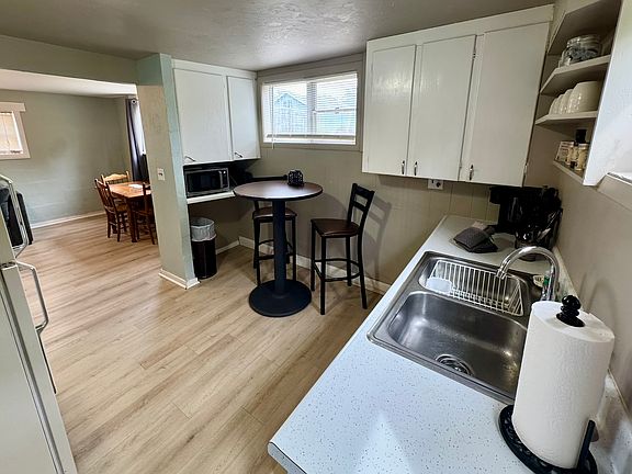 5th image of 1828 Baldwin St #2