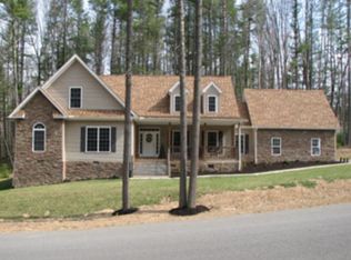 1087 Edward Dr, Daniels, WV 25832