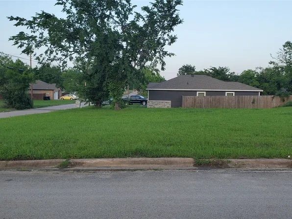 1401 Clark St, Greenville, TX 75401