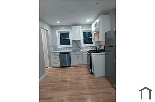 115 Deering Rd Photo 1