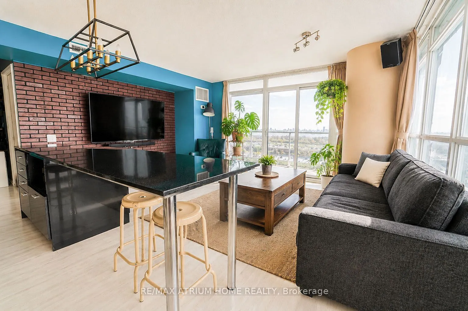 3 bed, $3,000 — Photo 3