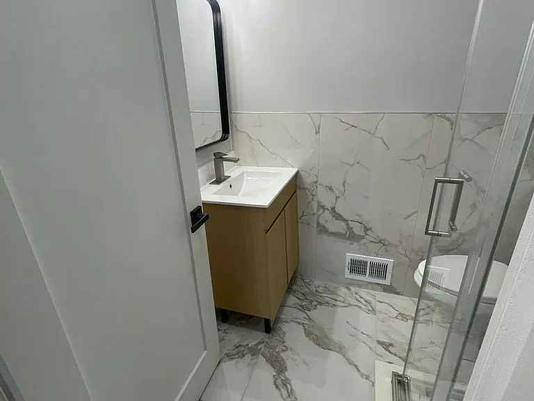 6524 W Diversey Ave — Photo 13