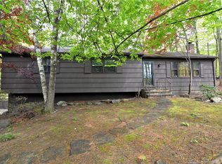 6 Carriage Dr, Monroe, CT 06468