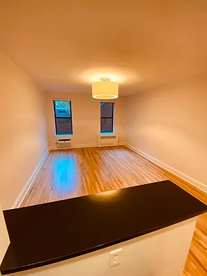 Rented by Metropolis Real Estate of Manhattan | media 21