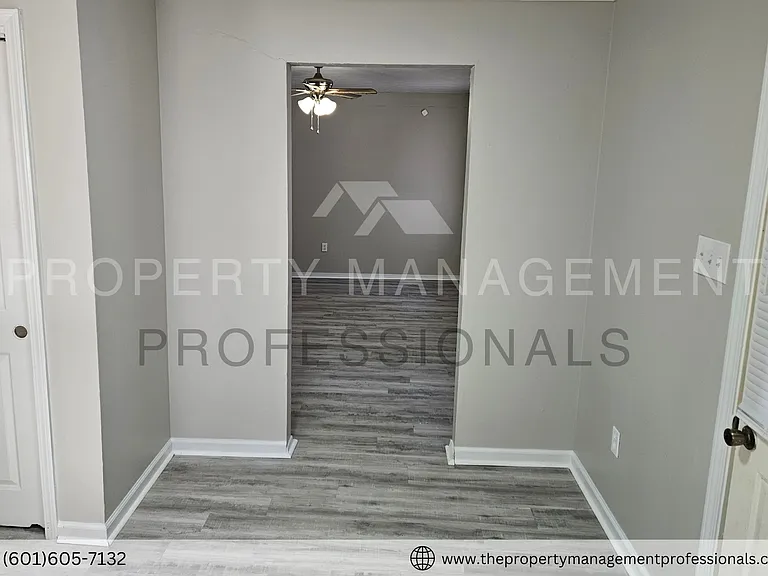 2814 Smith Robinson St — Photo 5