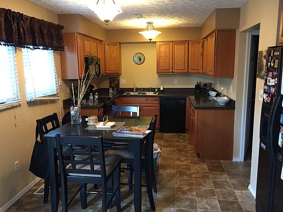 5th image of 6474-6476 Birchview Dr N