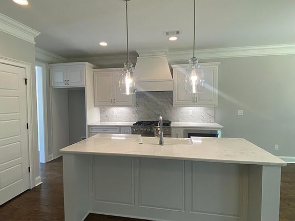 5th image of 658 River Oaks Lane