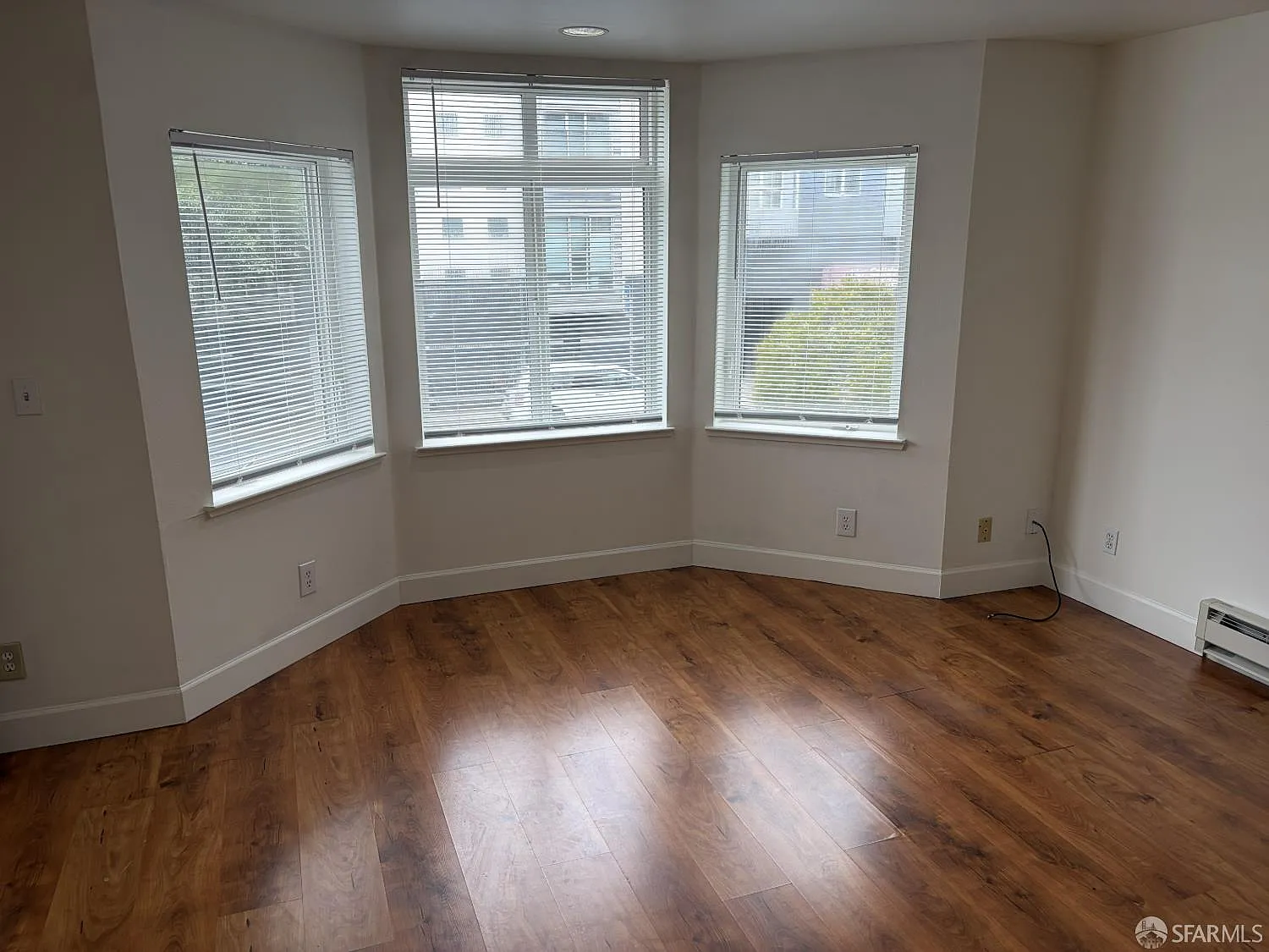 195 7th St #204 - Photo 2