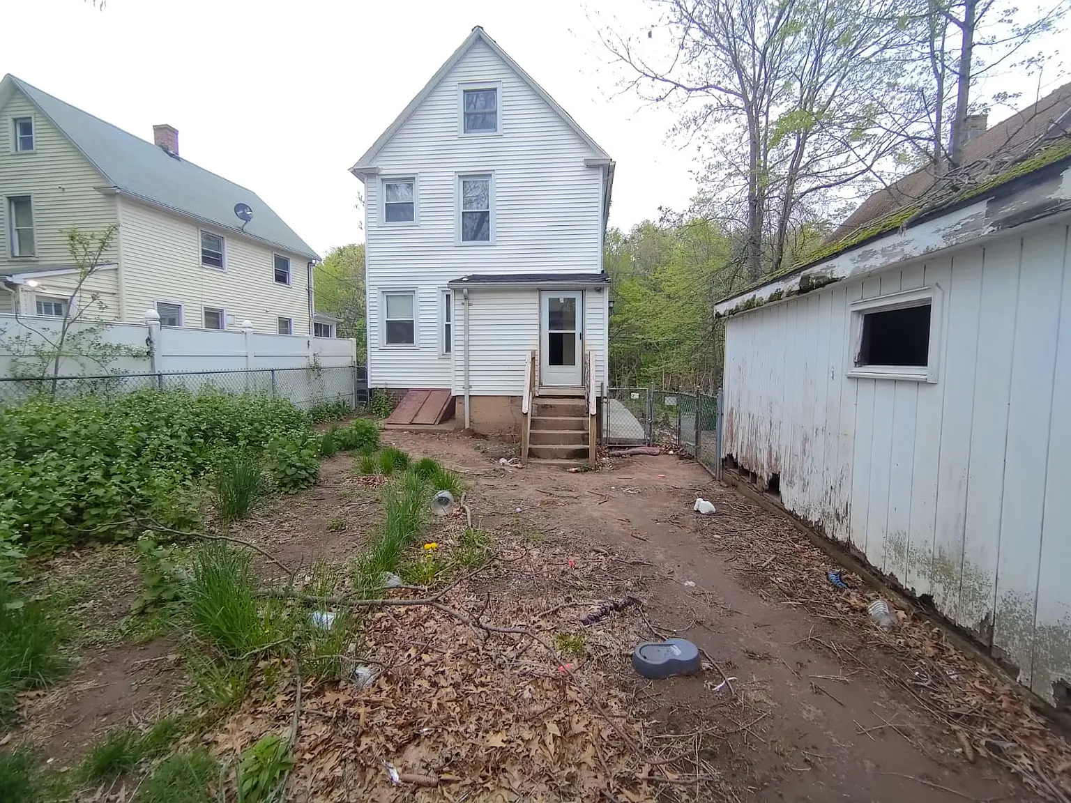 3 bed, 1.5 bath, $2,500 — Photo 2