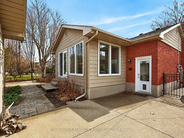 589 Arlington Blvd — Photo 35