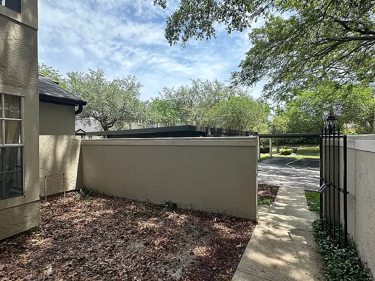 1567 Farrindon Cir — Photo 24