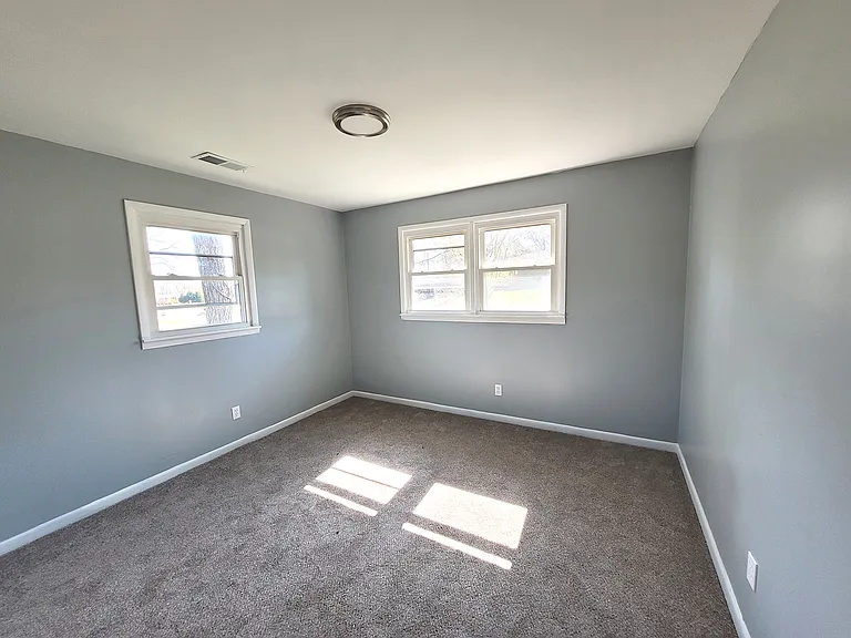 2226 Windcrest Dr — Photo 12