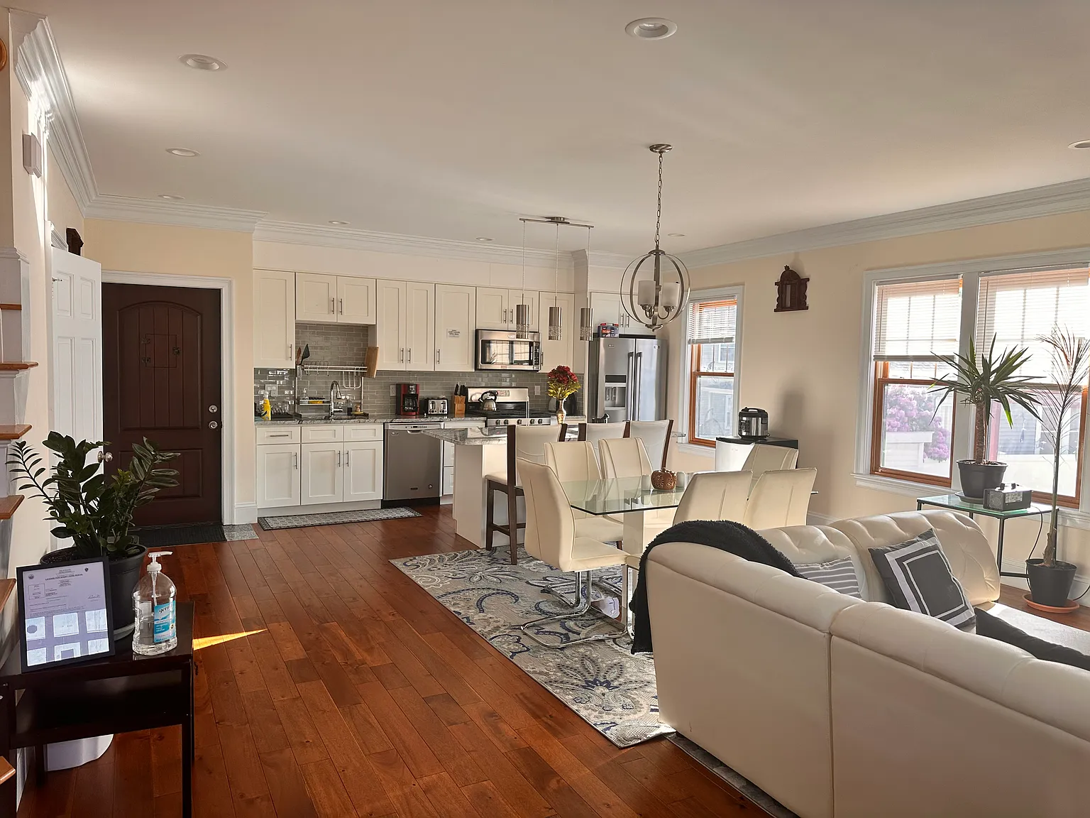 32 Cameron St — Photo 2