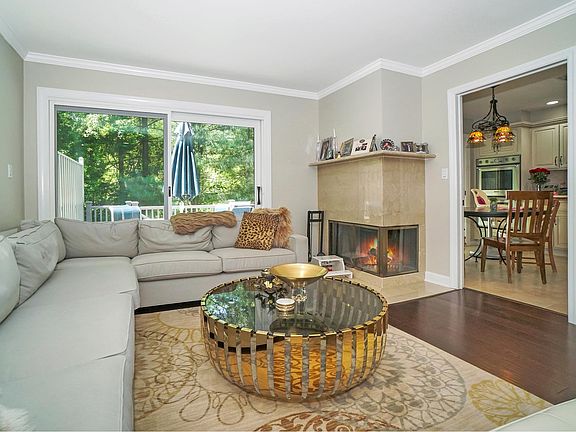4th image of 149 Foxwood Dr