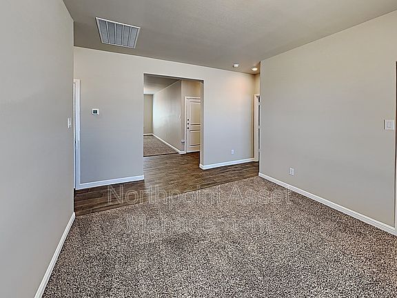 5th image of 2606 Lavender Ln