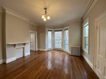 4 bed, 1200 sqft, $4,400 — Photo 3