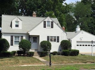 11 Dartmouth St, South Hadley, MA 01075