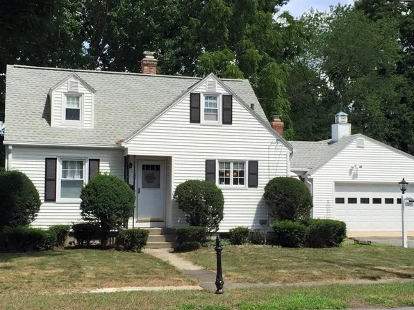 11 Dartmouth St, South Hadley, MA 01075