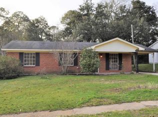 7217 Apple Dr, Biloxi, MS 39532