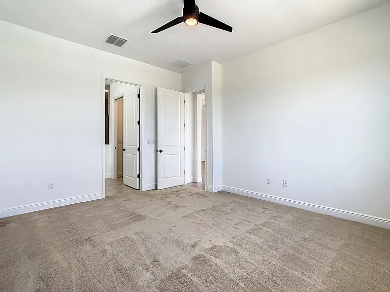 15707 Vetta Dr — Photo 32