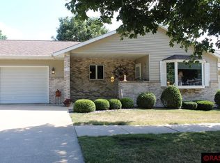 316 E 4th St, Blue Earth, MN 56013