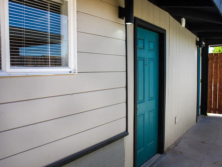 1125 Tamerack Ave #A — Photo 7