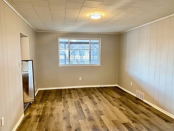 2nd image of 543 2nd St Floor 2