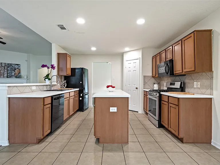 2123 Winter Dale Ct — Photo 4