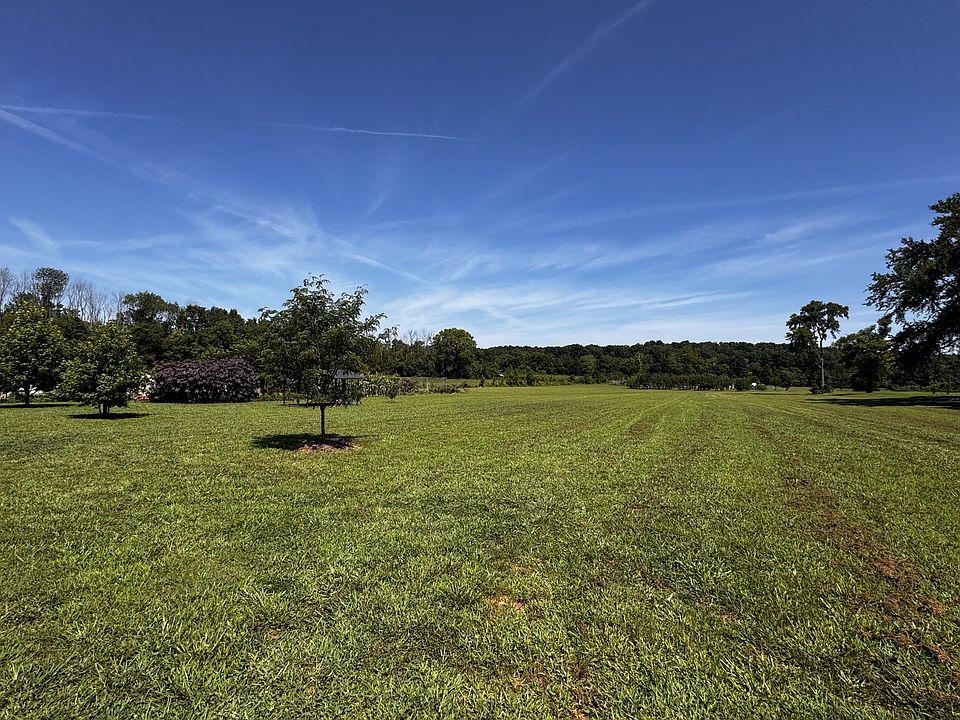1st image of 475 Edwards Rd