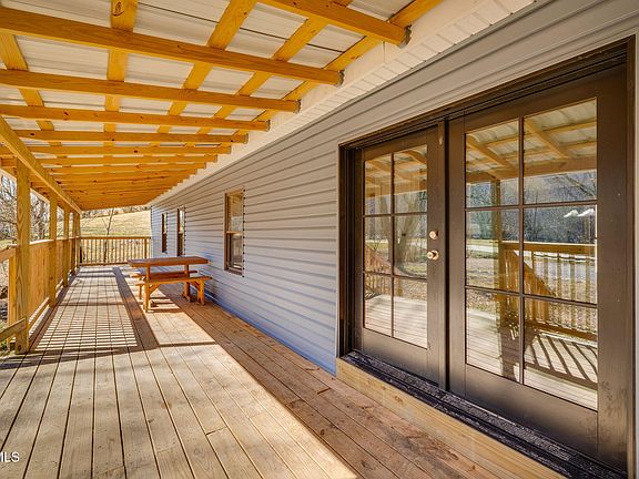 5th image of 1425 Goshen Valley Rd