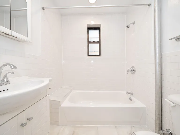 128 W 13th St #9 — Photo 9