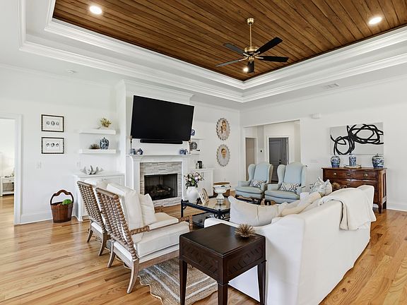 3rd image of 3857 Broadmore Ln