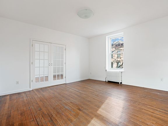3rd image of 236 6th Ave #6